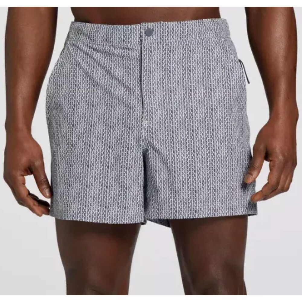 VRST Men's 5" Resort Shorts Size XXL Light Sand Geo Print Zip Pocket UV Protect
